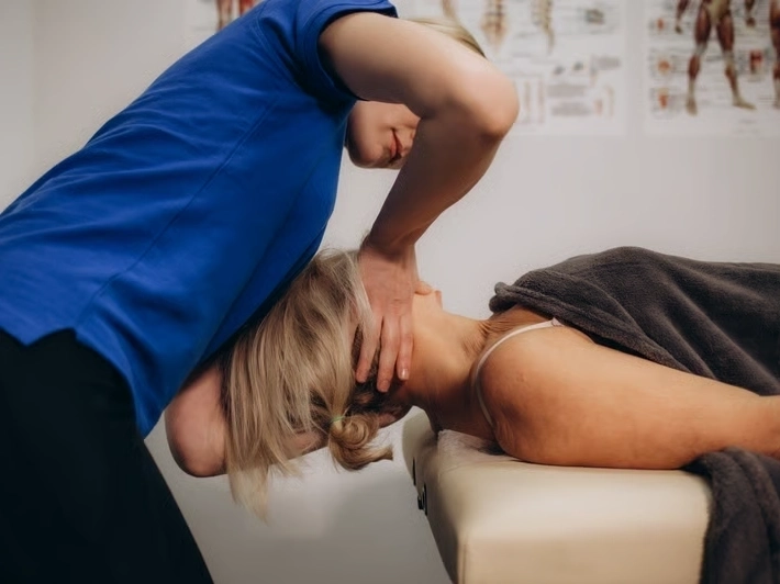 Professional Chiropractic Consultation and Diagnosis services by Arrowhead Clinic in Duluth, GA — licensed Chiropractor provider